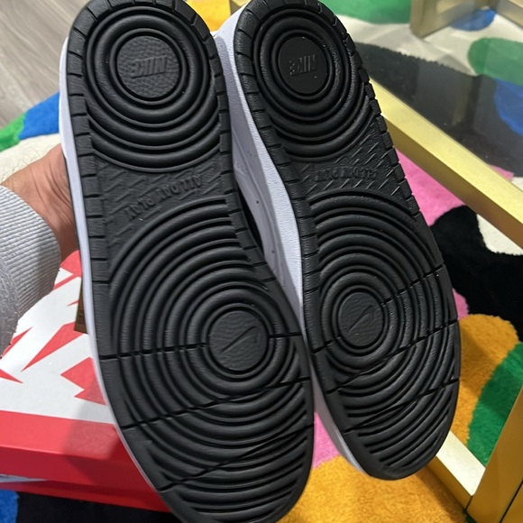 Brand new shoes for men 100% authentic black and white trainers - Picture 6 of 8